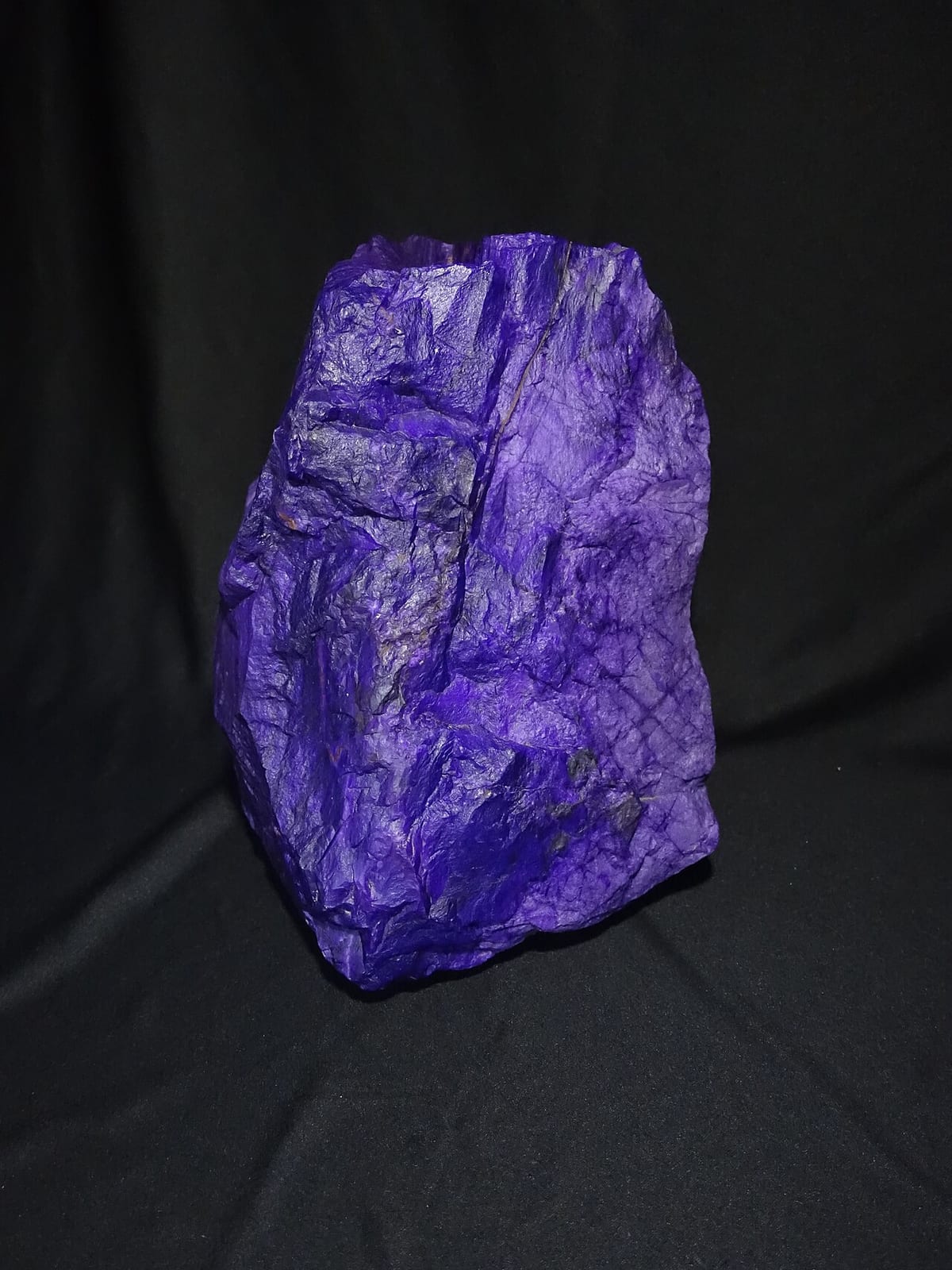 Sugilite specimen